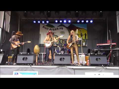 Shook Twins at the 2019 Ogden Music Festival