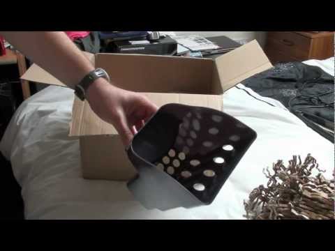 Cheap Plastic Sand Scoop for Beach Metal Detecting.