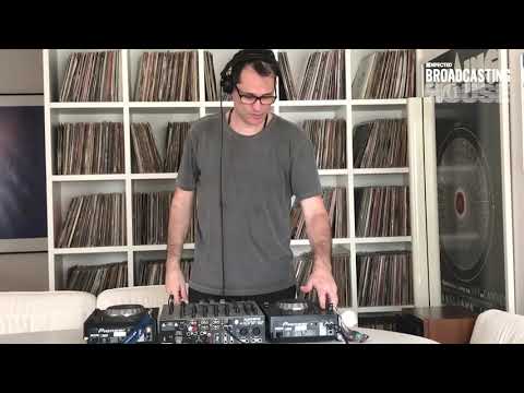Renato Cohen playing his Sandhog - Accent Remix for Defected