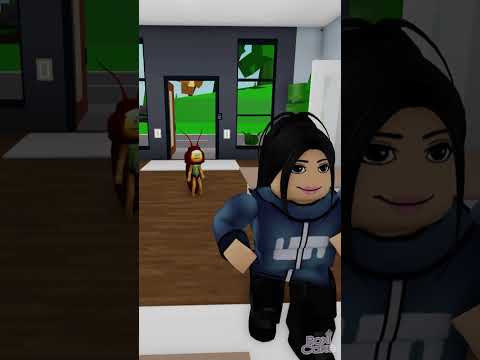 CUCARACHA CRUZANDO LA CALLE EN BROOKHAVEN #SHORTS #ROBLOX