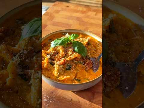 Creamy Tortellini Soup Recipe 🍲 Delicious One-Pot Tomato & Spinach Meal! quick & easy