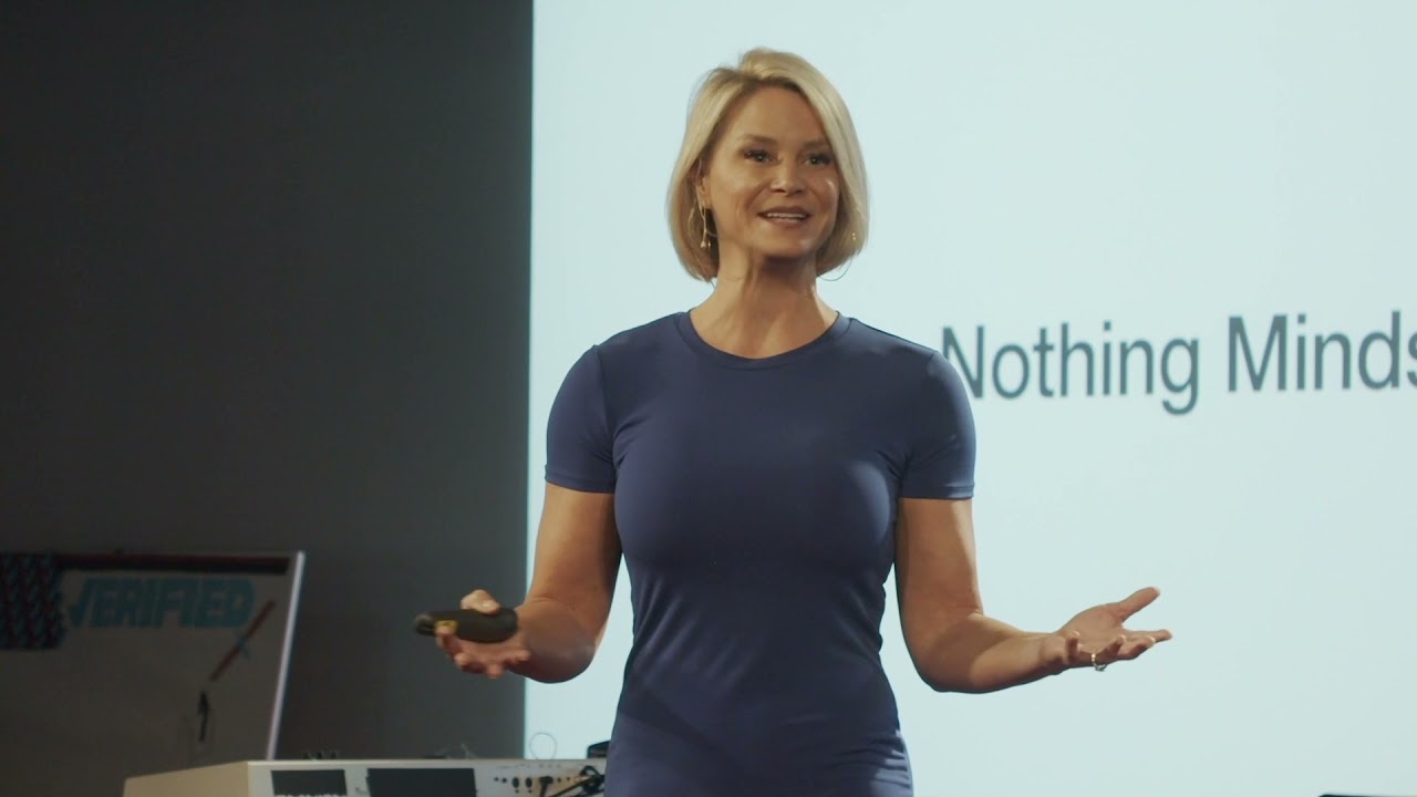 Amanda Nighbert on stage
