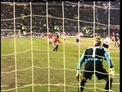 2001 February 20 Manchester United England 1 Valen...