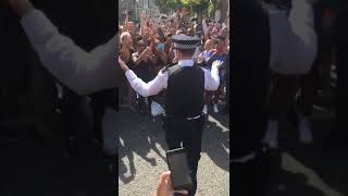 춤 잘추는 영국 경찰관