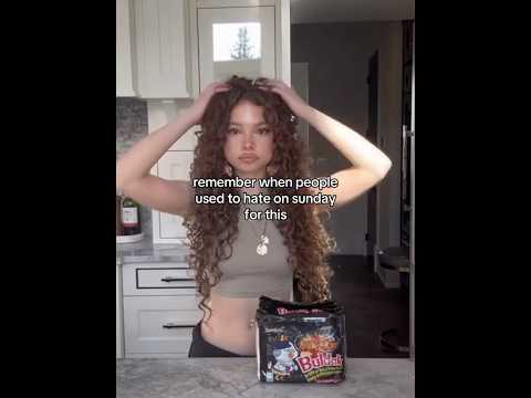 PEOPLE HATE ON HER FOR THIS.. 💔 #kalogerasisters #beautiful #model #sundaykalogeras #shorts