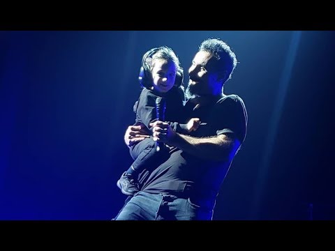 Serj Tankian with his son on stage | System of a Down 2018