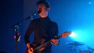 Arctic Monkeys - She&#39;s Thunderstorms (live@Casino de Paris)