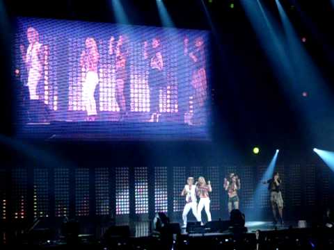 110610 SMTOWN in PARIS -- f(x) _ Chu~ ♥