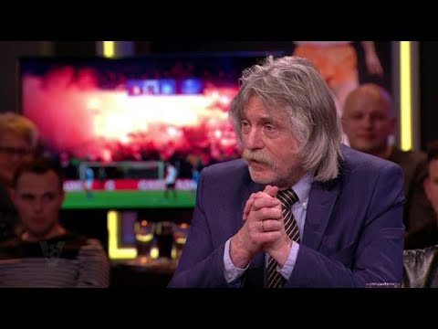Johan Derksen over vuurwerk gooiende Feyenoordfans: ''Hersenloze supporters'' - VOETBAL INSIDE