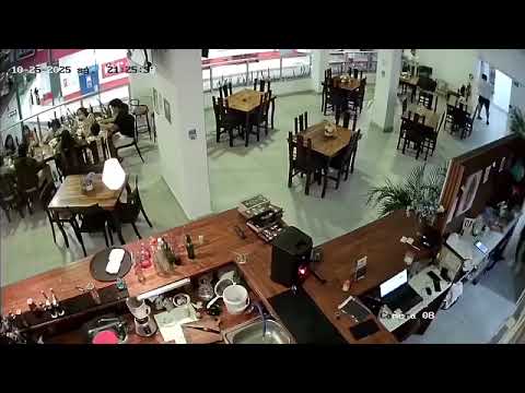 Intento de 🔫 dentro de un restaurante en Bahía de Caraquez, Manabí.