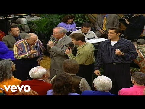 Bill & Gloria Gaither - He Made a Change [Live] ft. The Cathedrals
