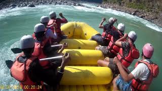 preview picture of video 'rivar rafting in rishikesh'