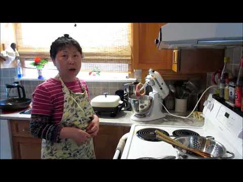 How to make Dumplings, part 1,Garlic Chive, Egg & Pork (韭菜盒子 1)