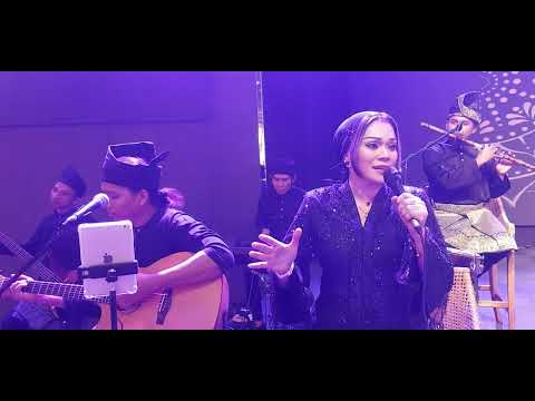 Mencintaimu by Bella Yusof feat. Kamijadi Band