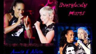 Annie Lennox and Alicia Keys Everybody Hurts Live Duet 2008