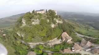 preview picture of video 'Aerial DJI Phantom 2  a Canossa e Rossena'