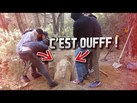 download lagu mp3 mp4 Une Tombe, download lagu Une Tombe gratis, unduh video klip Une Tombe