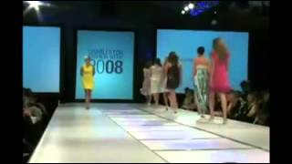 Ramp walk models falling Funny