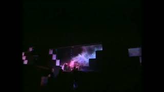 Roger Waters - Don&#39;t Leave Me Now [Instrumental Part] (The Wall Live At Berlin, 1990).
