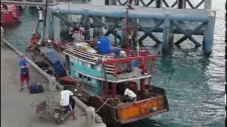 preview picture of video 'Arrival Catamaran Koh Phangan Thailand'