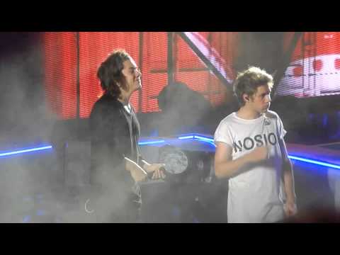 Liam singing Rock Your Body