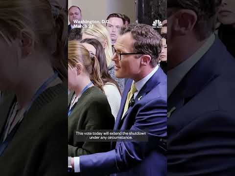 Fight over TSA funding continues in Congress