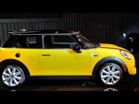 BMW  -  MINI COOPER,HATCHBACKS REVIEW,2017,