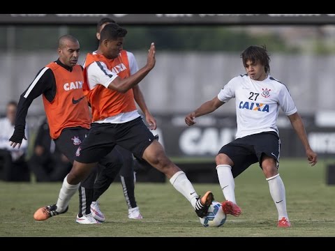 Nesta sexta-feira, Tite faz treino com reservas