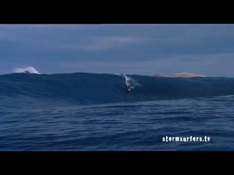 Storm Surfers - Ross Clarke-Jones & Tom Carroll tackle 30 foot waves