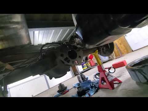 Easily set pinion preload torque with a floor jack
