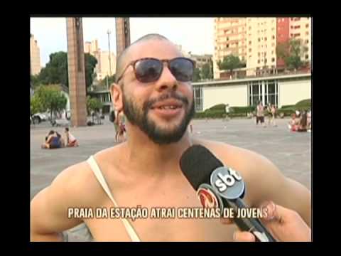 Praia da Estação atrai centenas de pessoas no Centro de BH