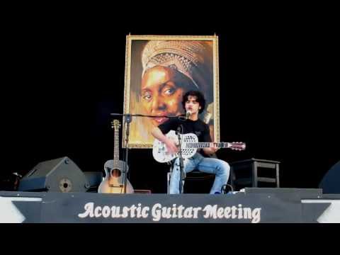 JOE CHIARIELLO Jumpin' and Shout Blues [Garfield Akers] - Acoustic Guitar Meeting 2013 -