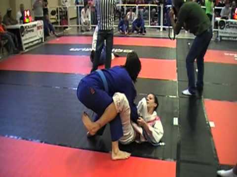 Sarah Boyd (Genesis Jiu Jitsu) vs Laura Uyeda (Westside MMA)