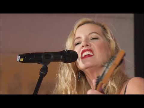 Moni Kovačič - Lahko je reči ljubim te (MGNZ 2016)