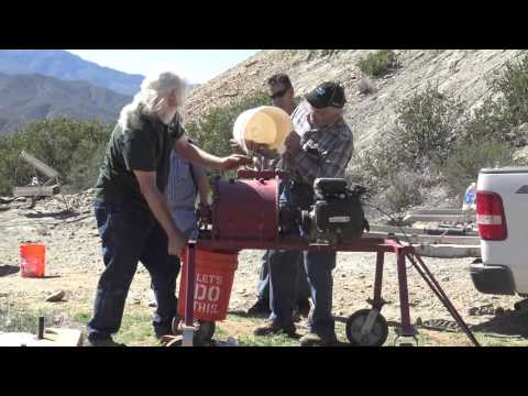 ROCK CRUSHING DEMO FROM SOLID QUARTZ ROCK TO GOLD PAN