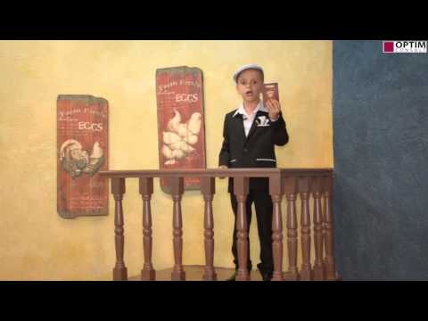 6-летний Гордей Колесов, стихи о советском паспорте на русском и китайском языках.