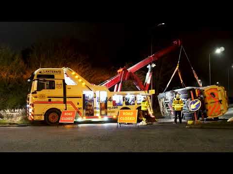 ROADSWEEPER TRUCK RECOVERY - HEAVY RECOVERY - ROLLOVER