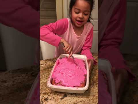 Part 2- frosting the Strawberry cake