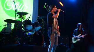 Temple Sour-Suena &amp; La Caravana(En vivo en Arequipa)