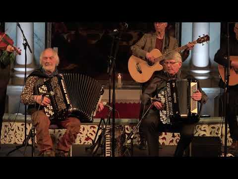 Dalakopa 40 år -  Hodalsbrura og Rendalspols