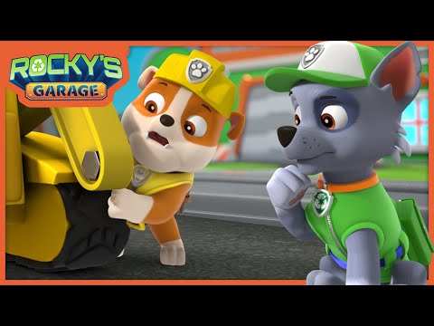 洛奇的大磁鐵找到了盧布丟失的推土機鏟子 - 洛奇的車庫 - PAW Patrol (Rocky's Giant Magnet Finds Rubble's Lost Bulldozer Scoop - Rocky's Garage - PAW Patrol)