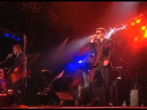 Madness - It Must Be Love (Live at Madstock 1992)