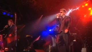 Madness - It Must Be Love (Live at Madstock 1992)