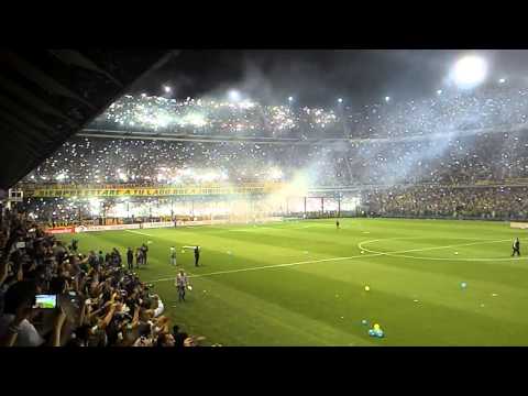 "El recibimiento de la hinchada de Boca ante River" Barra: La 12 &bull; Club: Boca Juniors