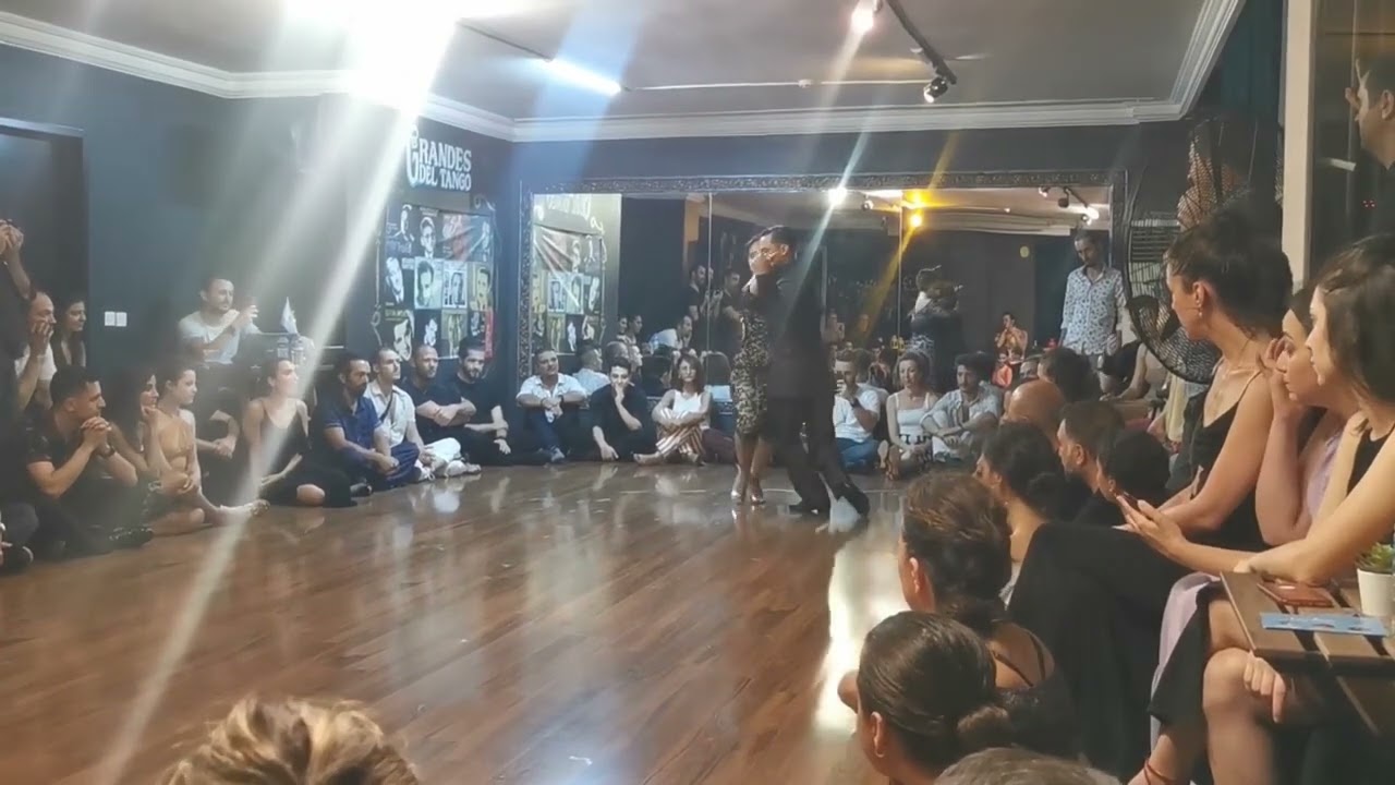 Ríe Payaso, Juan D’arienzo - Juan Vargas y Ornella Simonetto