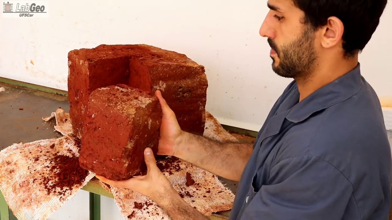 LABGEO - Amostragem, teor de umidade e massa específica natural do solo