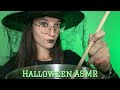 SUSSURRI NEL CALDERONE LA STREGA PREPARA LA POZIONE DI HALLOWEEN