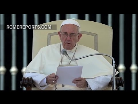 El Papa reza en la audiencia general por las víctimas del terremoto en Italia