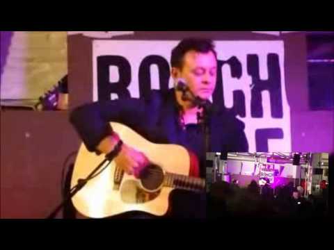 Manic Street Preachers Condemmed to Rock'n'Roll Girls sings with James