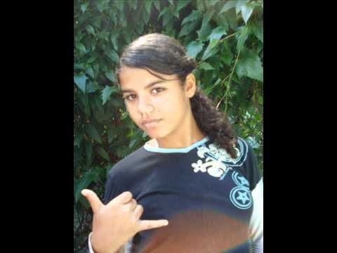 Mc catra e exalta homenagem as meninas da sala.wmv